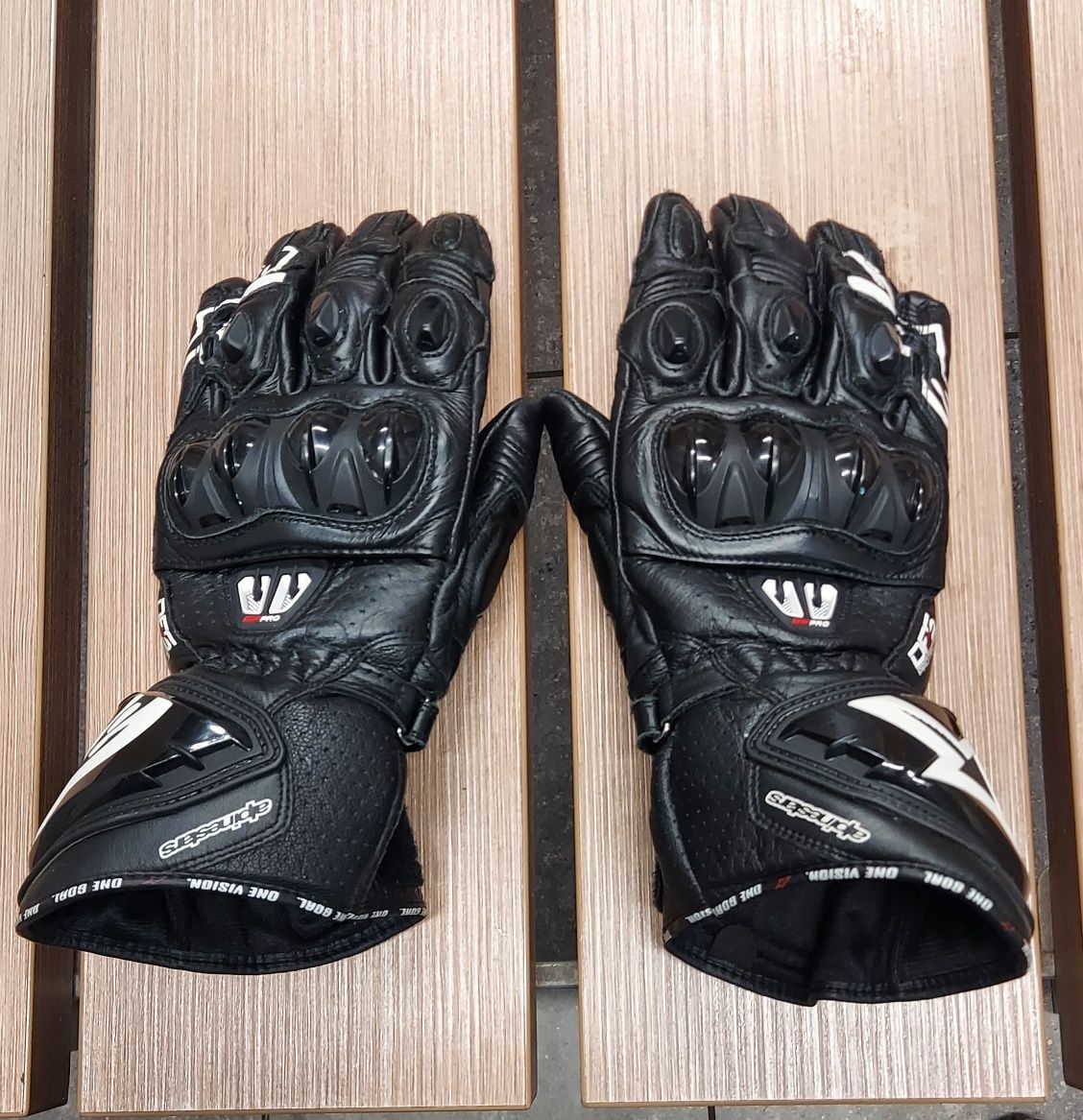Alpinestars GP PRO R2 кожени ръкавици Оригинални!