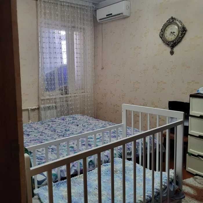 Гулабот 3 хоналик гиштли домда квартира сотилади