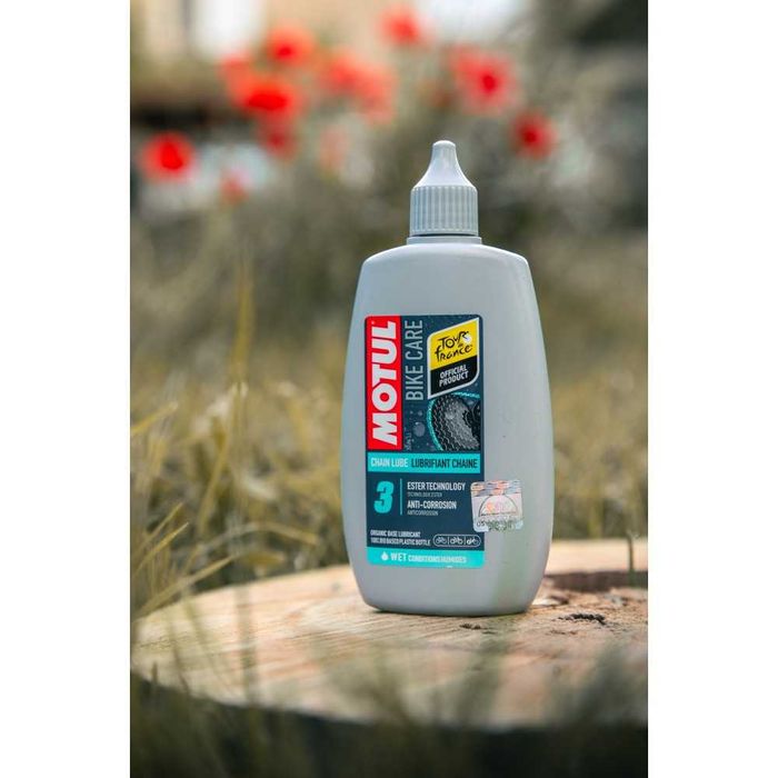 Масло за верига MOTUL Chain Lube Wet 100ml On-road