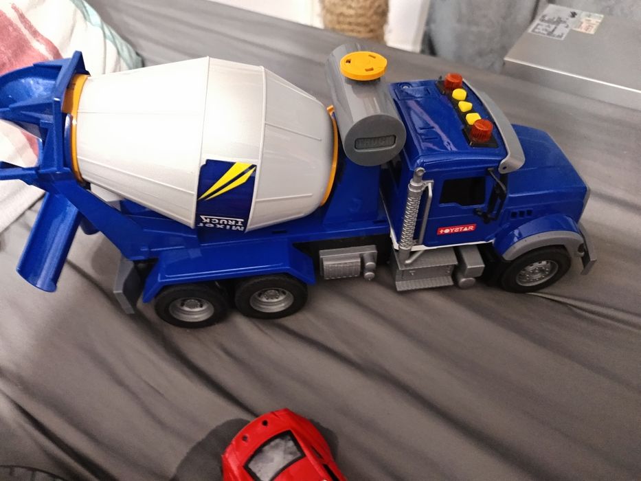 Lot jucarii impecabile