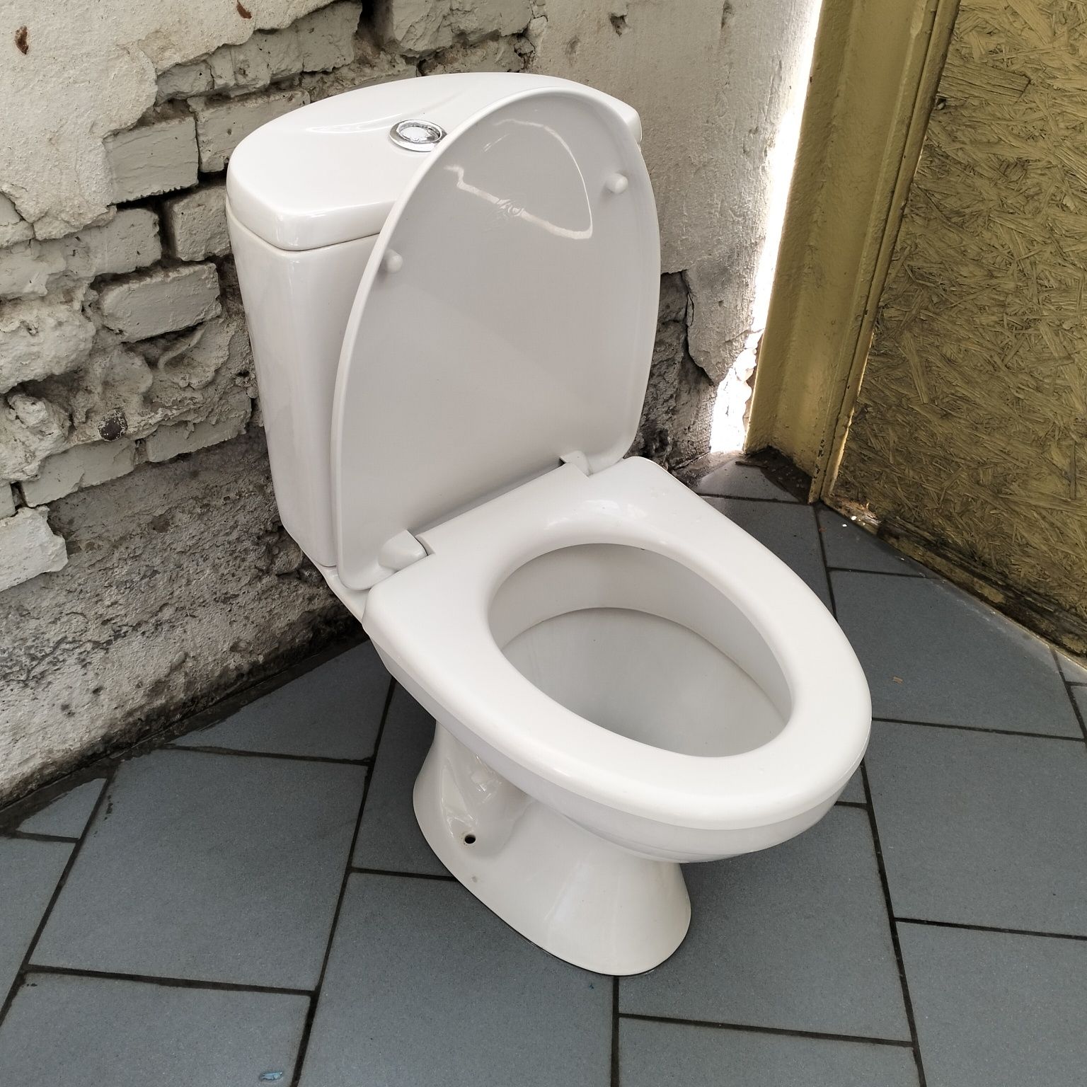 Унитаз б/у Чистый