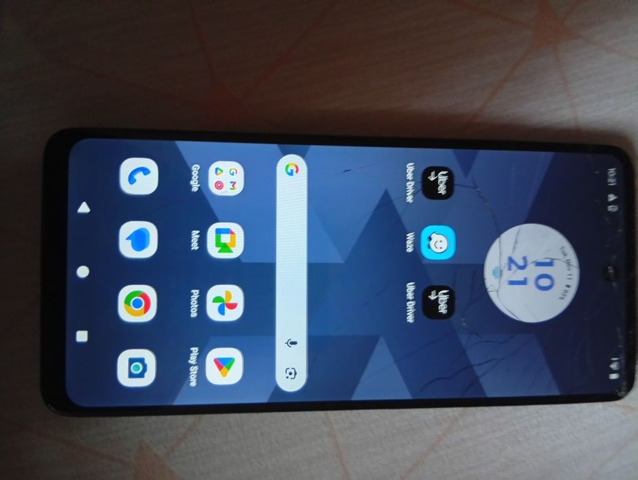 Telefon pentru piese funcționează perfect in orice rețea fisurat