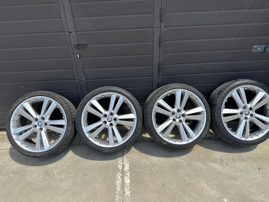 Vand Jante Jaguar cu cauciucuri, distantiere si prezoane