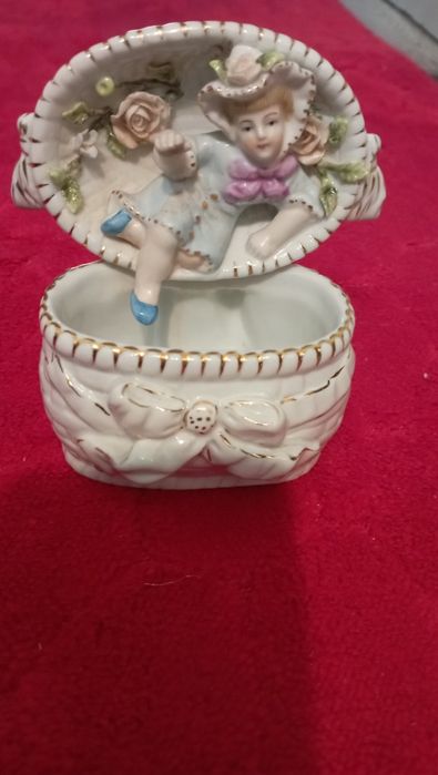 Старинная немецкая статуэтка  авторская по сказке ,,Дюймовочка,,