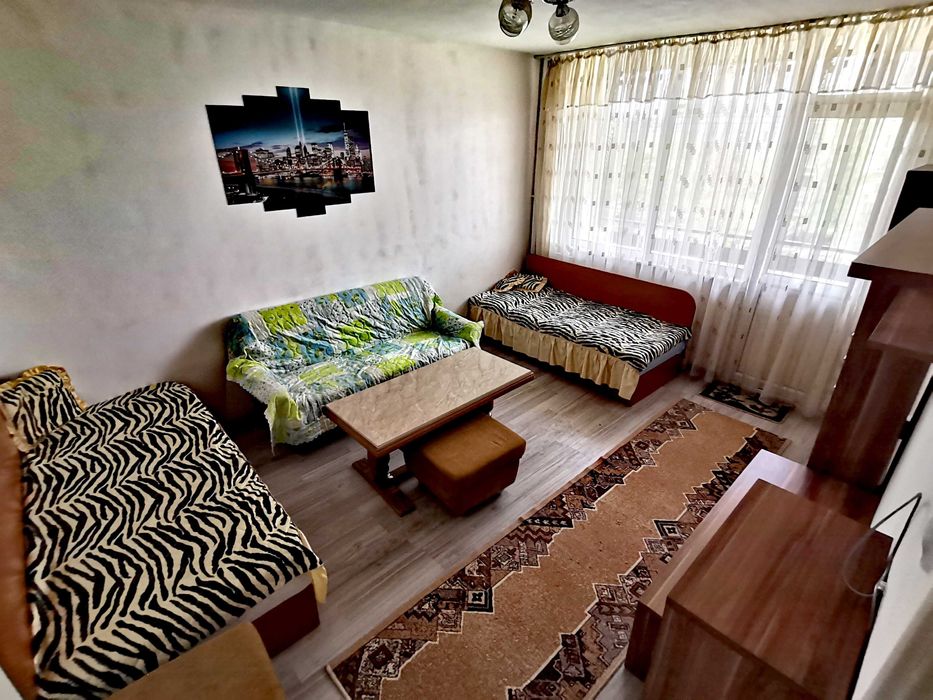 Дава се под наем Двустаен апартамент в Бургас, Славейков - 67 кв.м за 280.5 € - Снимка #3