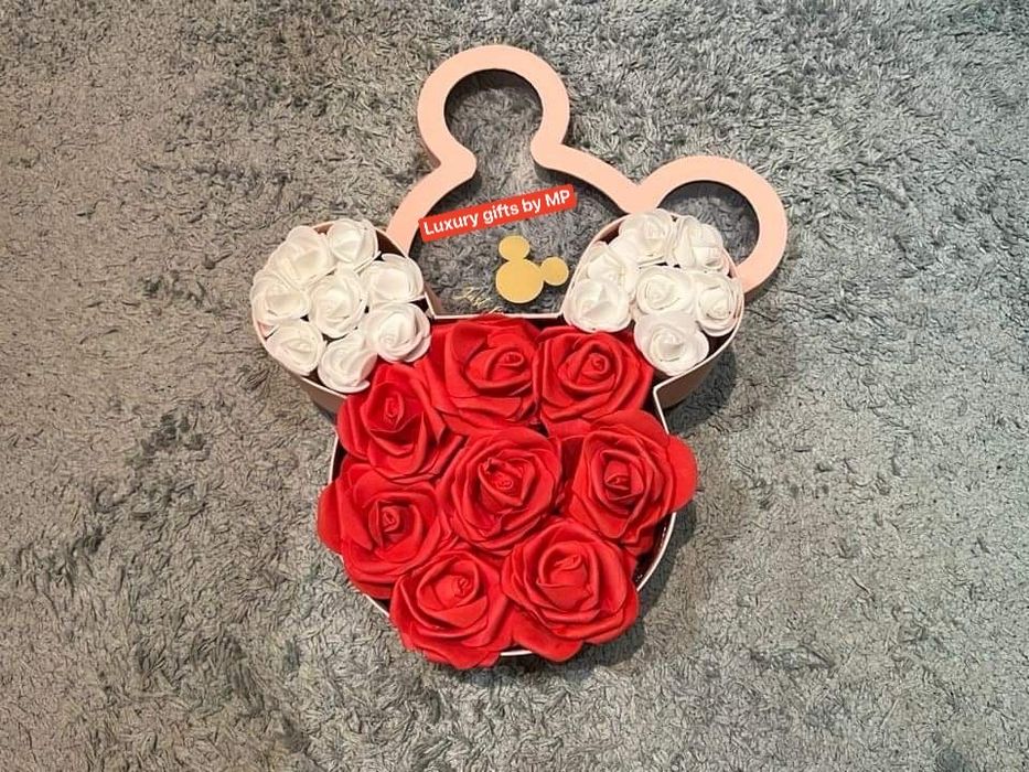 Персонализирана кутия с вечни рози