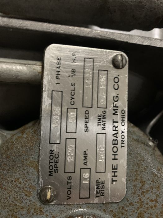 Vand feliator profesional pentru carne