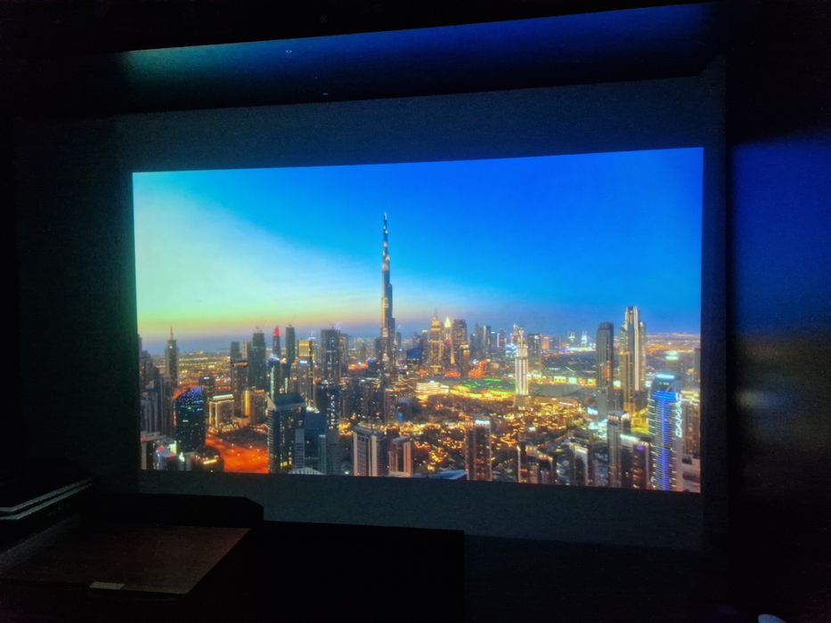 Vand Video Proiector Sony VPL-CS7 Lampa Noua.