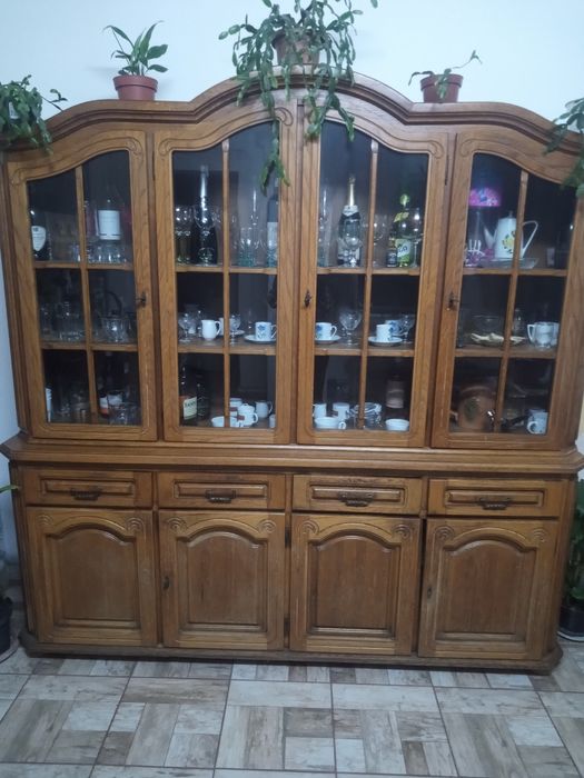 Vând mobila lemn masiv