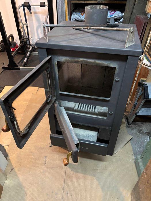 Камина Прити на дърва