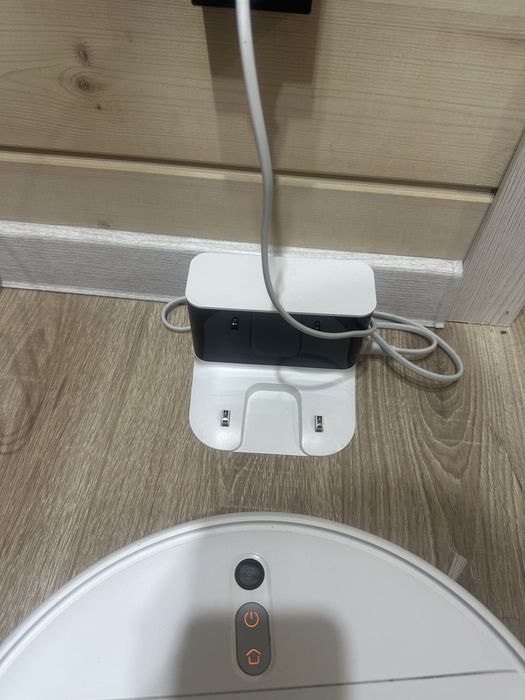 Продам робот пылесос MI
