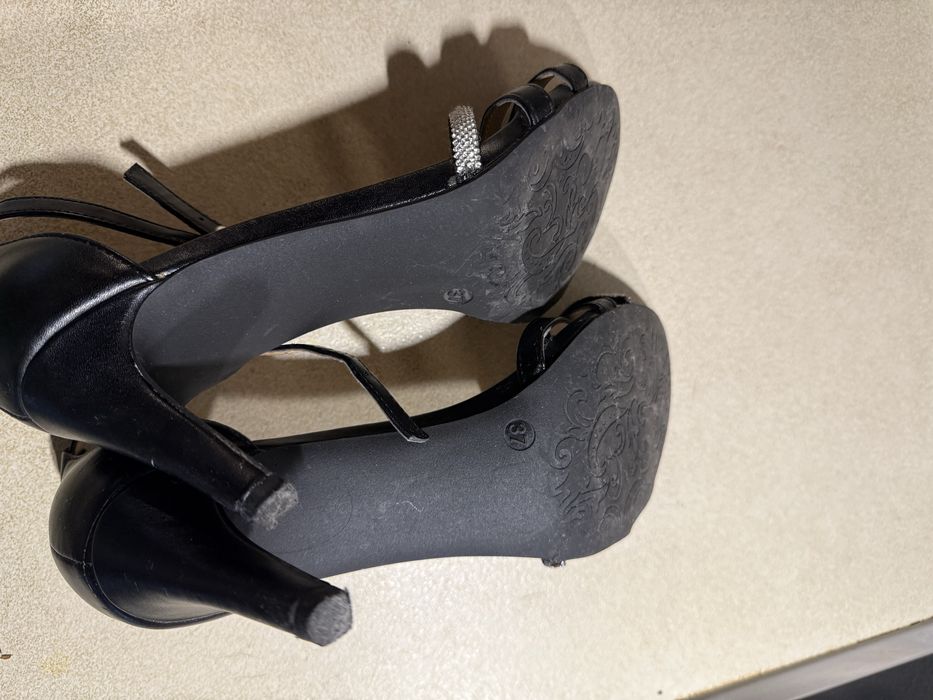 Дамски черни сандали на ток Catwalk 37