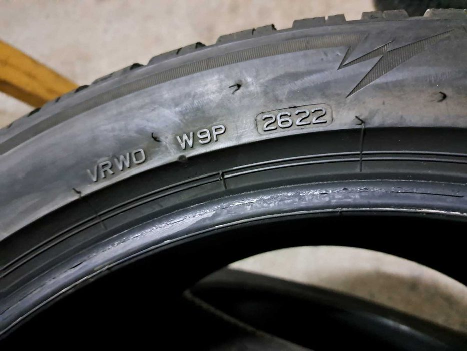 2 amvelope 315/35 R21 Bridgestone
