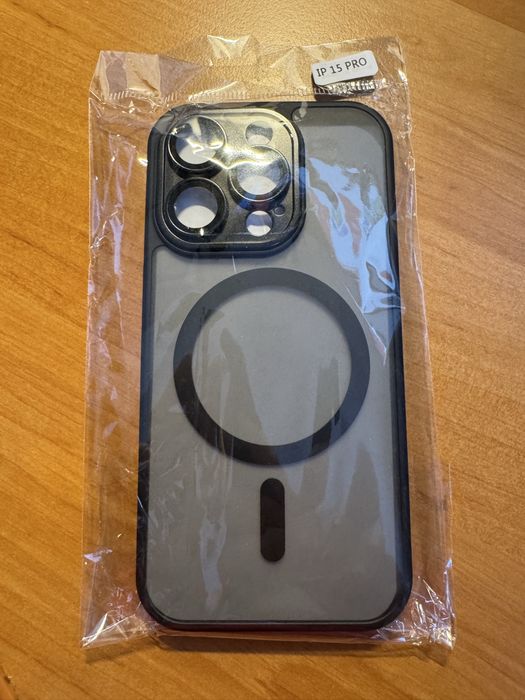 Vand 3 Huse Noi Iphone 15 Pro