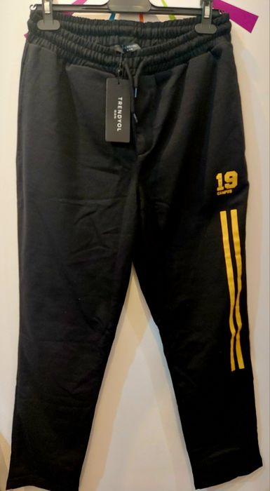 Hanorac si pantaloni