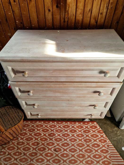 Продавам шкаф / скрин