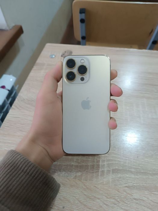 Iphone 13pro srochna sotiladi. Holati yaxshi. Manzil samarqand shahar