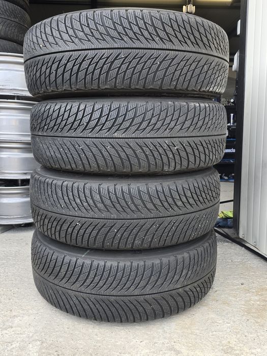 4 Броя 235/60/18 Michelin 2x7,6mm 2x7mm