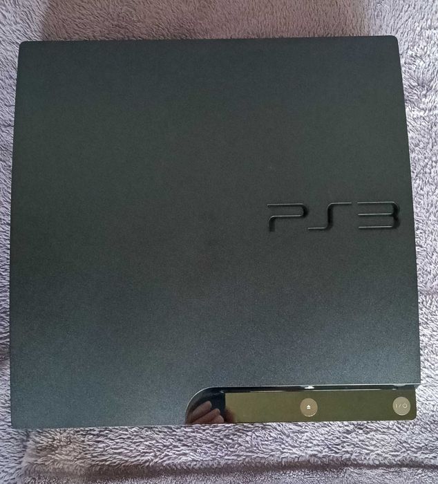 Playstation 3 Slim, КАТО НОВА,НЕ ОТВАРЯНА+ 2 DualShock 3+ GTA4 + 640GB