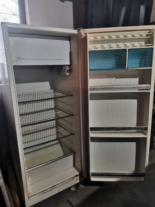 Frigider, 240 l, stare buna