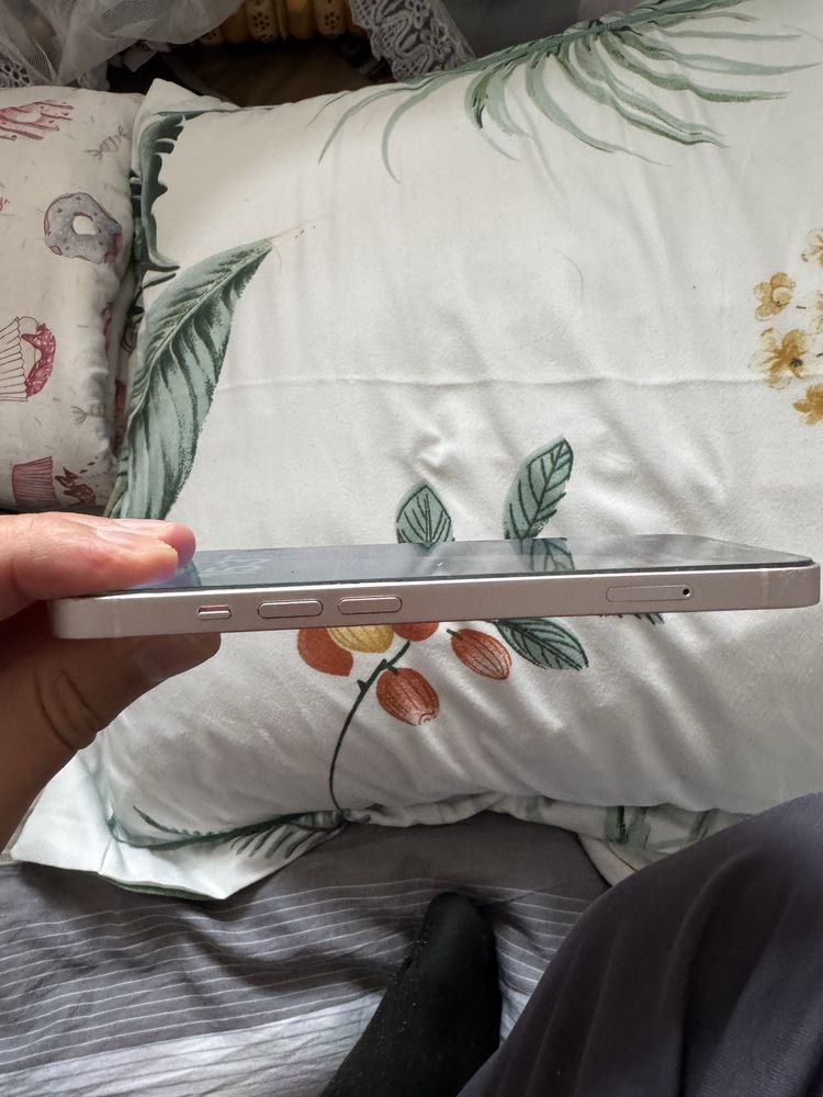 Продается Iphone 13