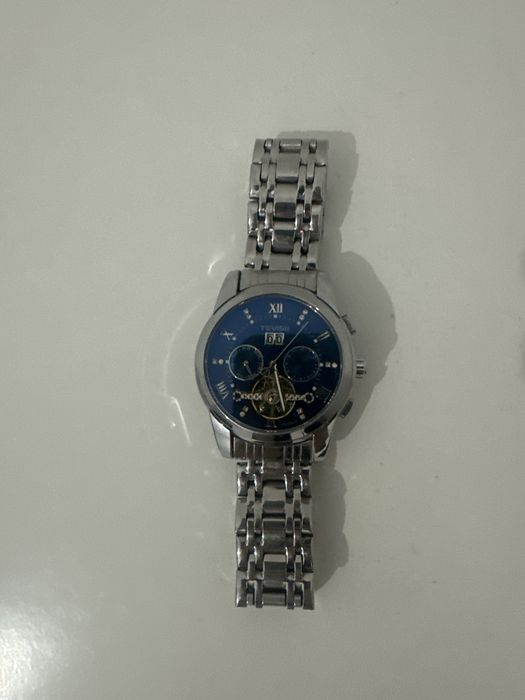 Часы модель:TEVISE