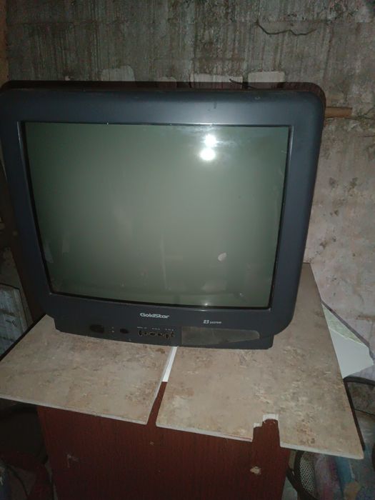 Продам телевизор