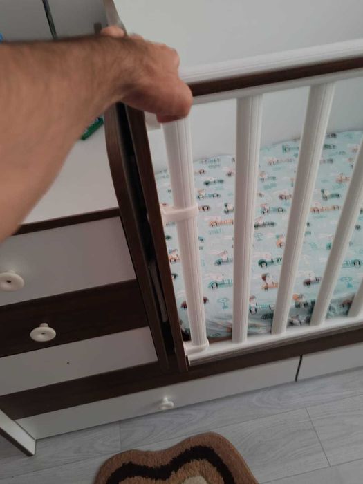 Patut copii ,folosit foarte puțin, in stare perfecta