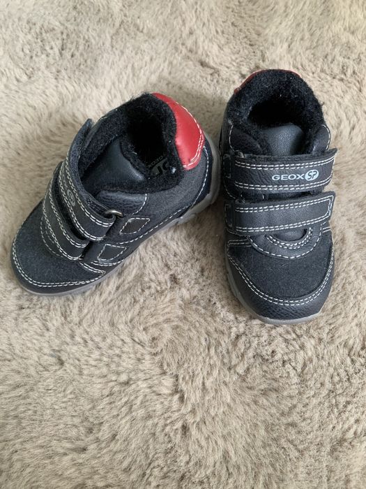 Бебешки Нови обувки geox 19 номер