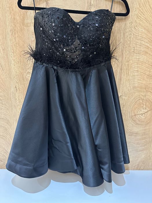 Малка черна рокля