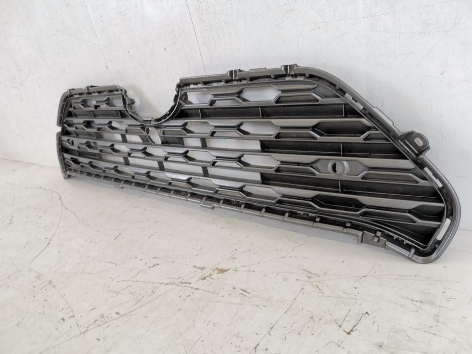 Радиаторна решетка Тойота РАВ4 / Toyota RAV4 Оригинална в добро състоя
