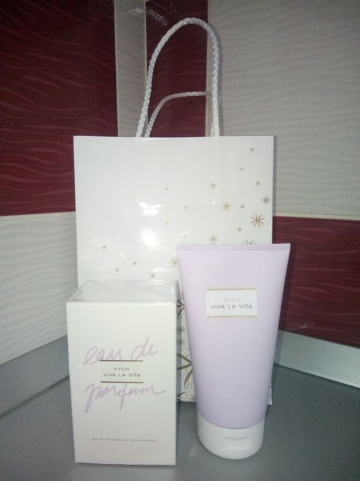 Vand set de parfum+loțiune corp AVON