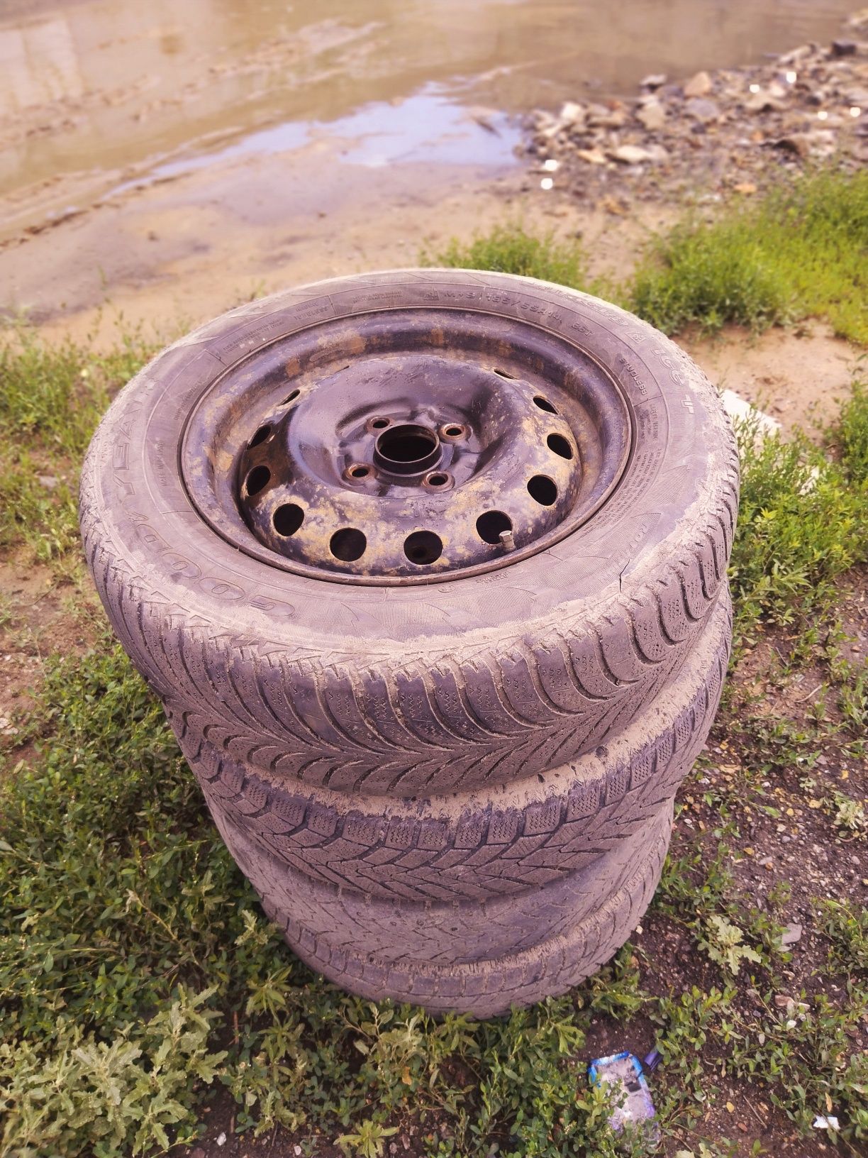 Продаю диск с шинами R14