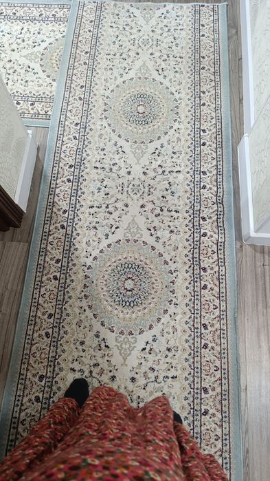 Срочно продам ковёр 2.5х5 с дорожкой 1х4 метрр