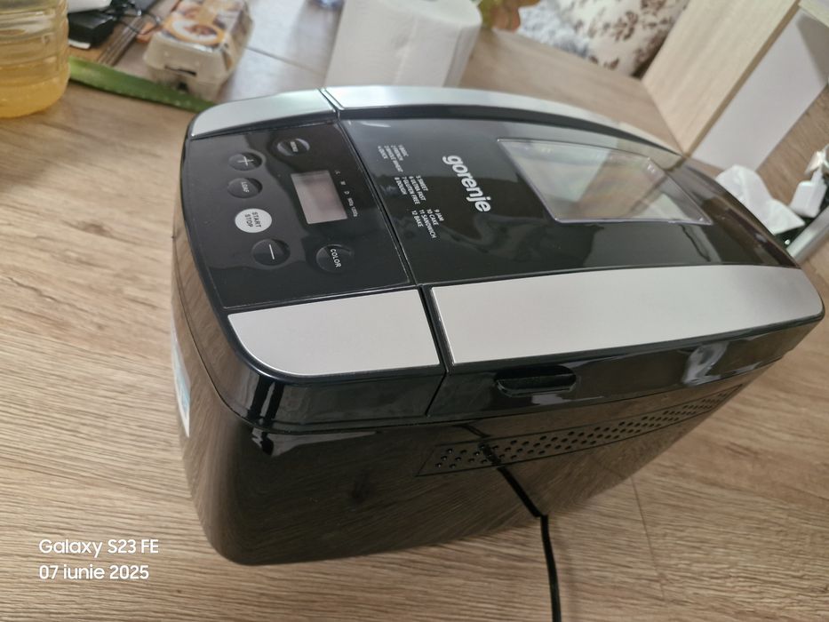 Masina de copt paine GORENJE , 1.2kg, 12 programe, 800W, negru