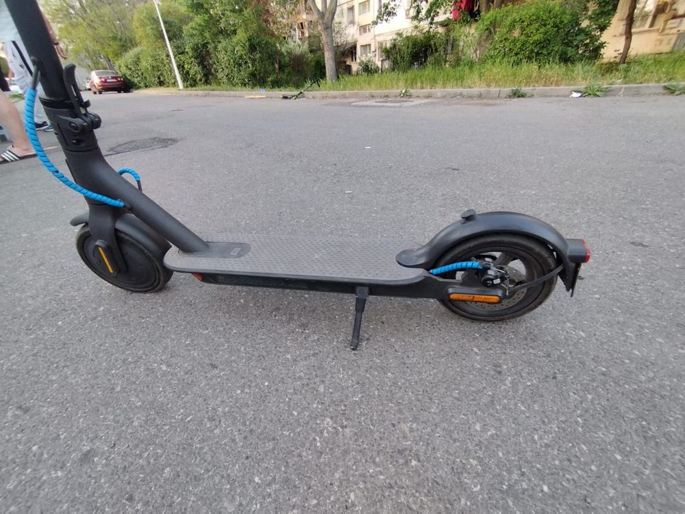 Vand trotineta xiaomi cu incarcator original