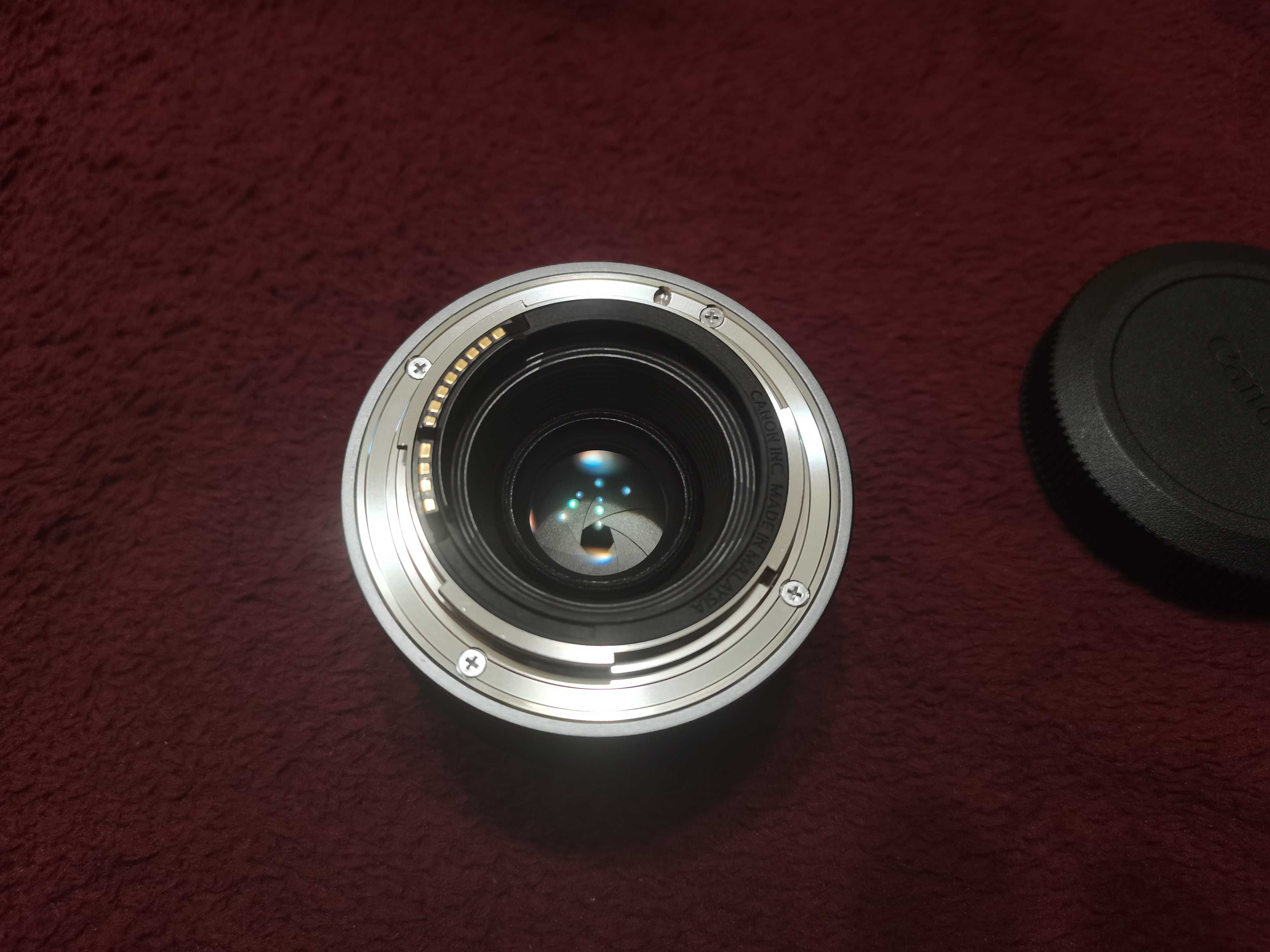 Canon rf 50mm f 1.8