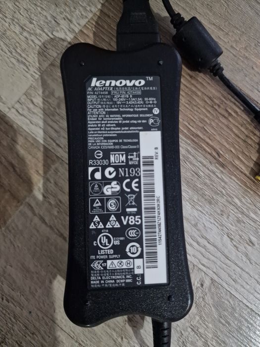 Încărcător laptop Lenovo