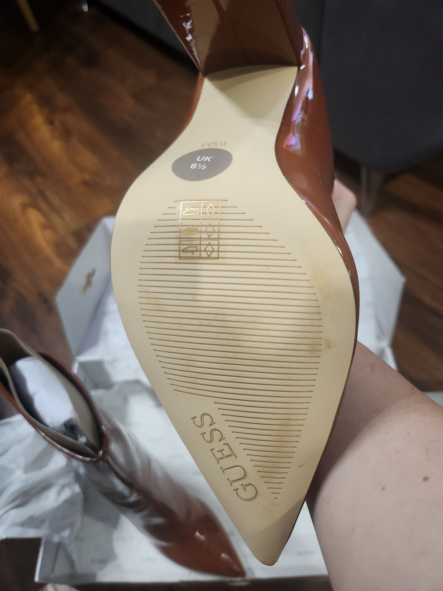 Чисто нови ботуши Guess