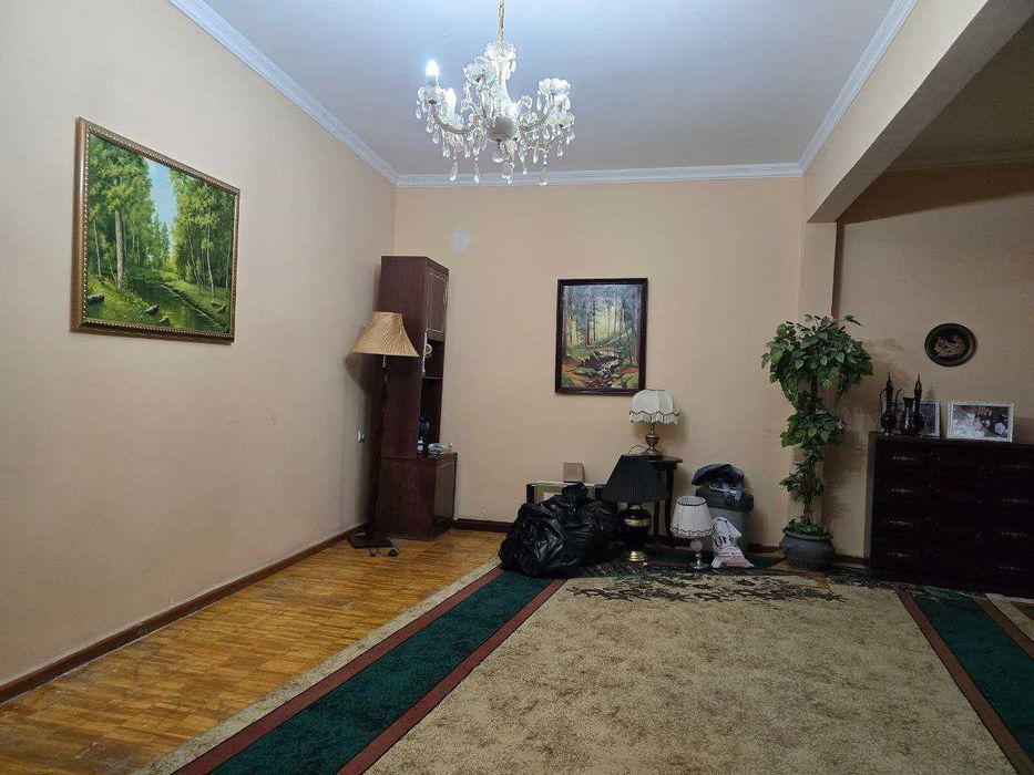 Продается квартира Ахмад Югнакий Хумаюн 4/2/5 №Г23