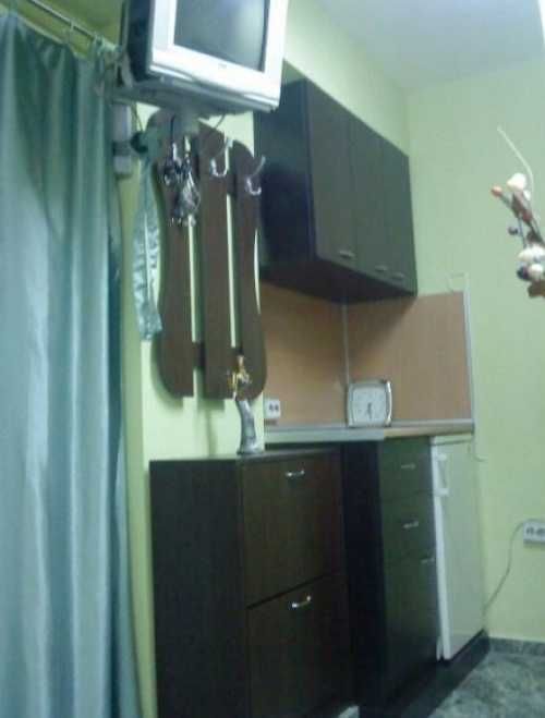 Дава се под наем  в Пловдив, Младежки Хълм - 24 кв.м за 91.8 € - Снимка #2