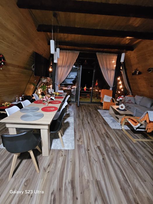Cabana Apuseni Forest ocupata de revelion,libera de craciun