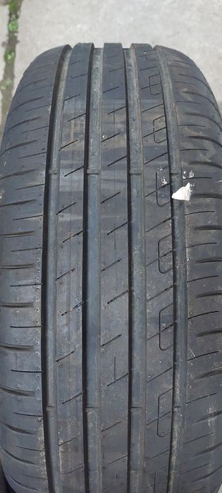 215 55 R17 Goodyear efficientgrip performance