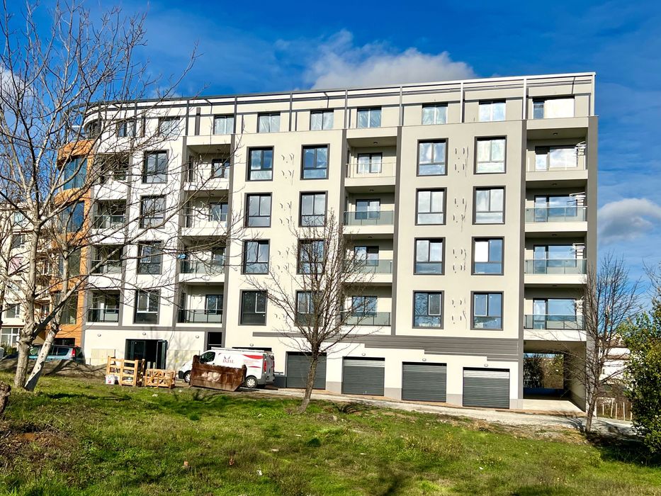 Тристаен апартамент в нова сграда в Бузлуджа, гр. Велико Търново