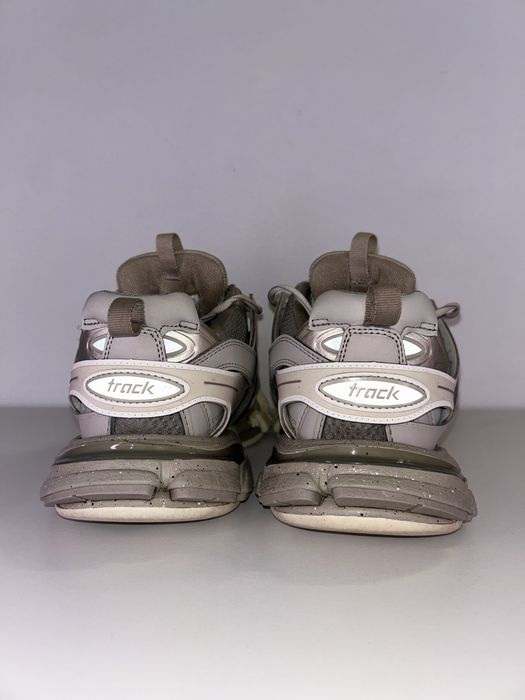 Balenciaga track