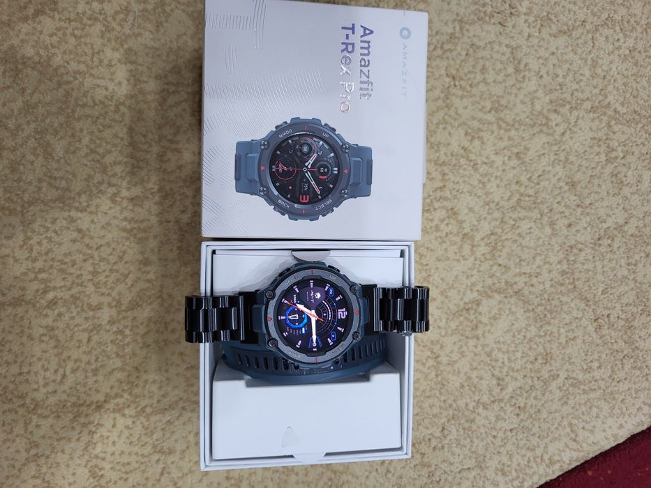 Часы-смарт Amazfit.