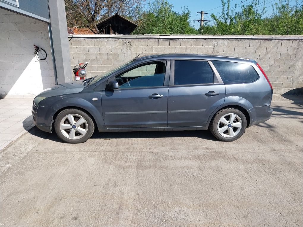 Vand ford focus 1.6 benzina 115cp