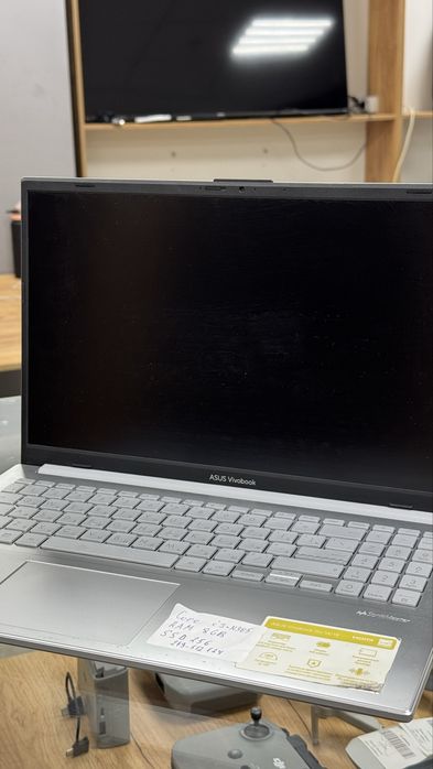 Asus Vivobook.