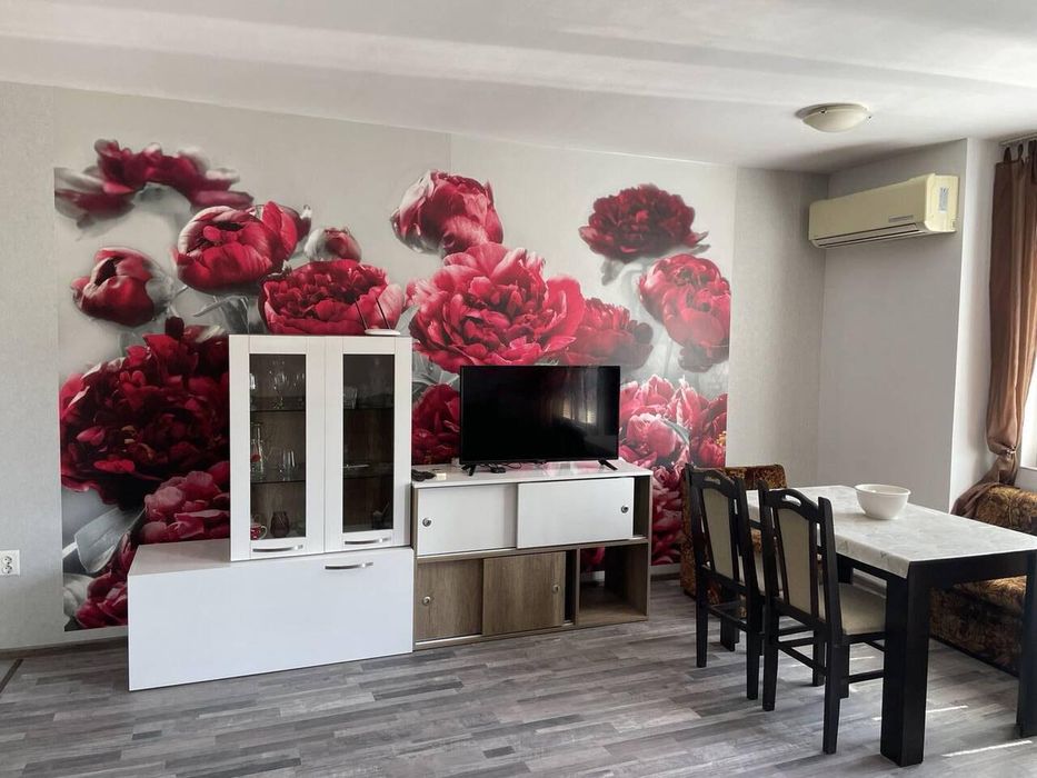 Дава се под наем Двустаен апартамент в Бургас, Лазур - 70 кв.м за 408 € - Снимка #1