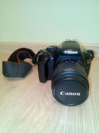 Классная зеркалка Canon 1100 ( зеркальный фотоаппарат )